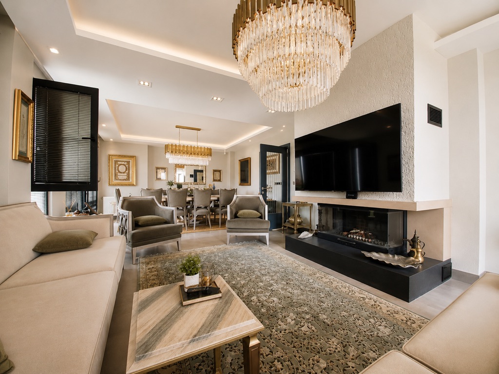 Şömineli geniş salon